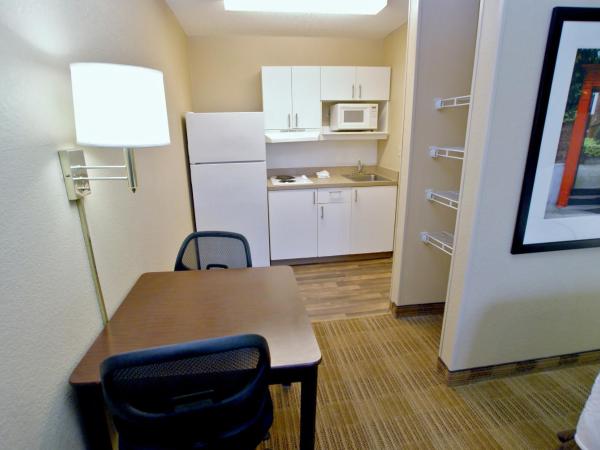 Extended Stay America Suites - Sacramento - Northgate : photo 3 de la chambre studio lit king-size - non-fumeurs