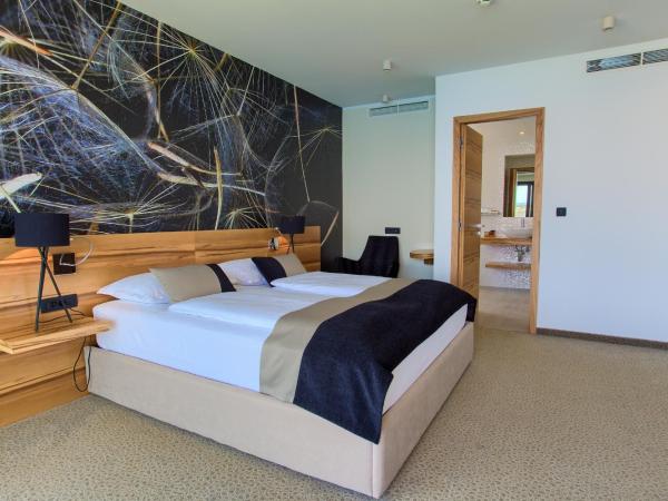 Hotel Villa Margaret : photo 3 de la chambre suite présidentielle avec balcon et bain à remous - vue sur mer