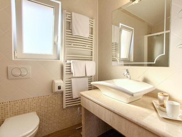 Hotel Villa Margaret : photo 2 de la chambre appartement 2 chambres dans annexe - vue sur jardin