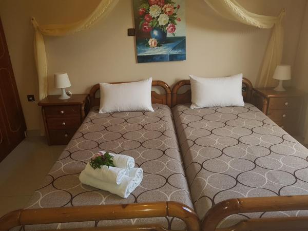 Georgia Old Town Apartments : photo 3 de la chambre chambre lits jumeaux avec terrasse