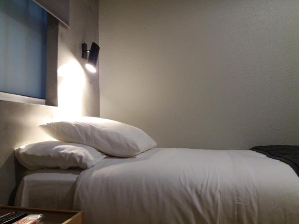 Pensión Don Claudio : photo 2 de la chambre chambre simple avec salle de bains commune