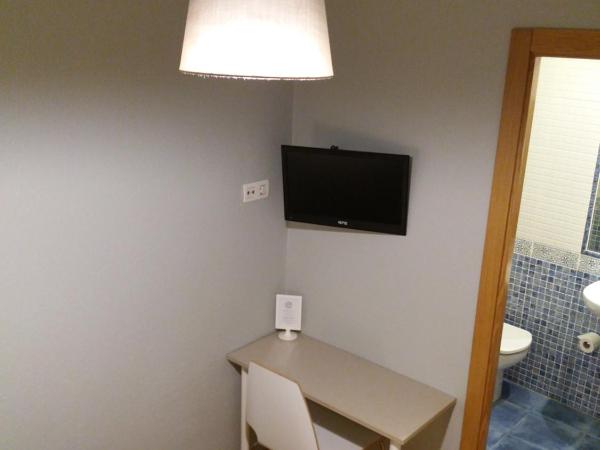 Pensión Don Claudio : photo 5 de la chambre chambre simple avec salle de bains privative