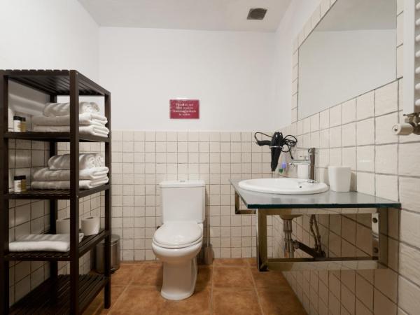 Casa Bombo : photo 4 de la chambre chambre double avec salle de bains privative - vue sur alhambra