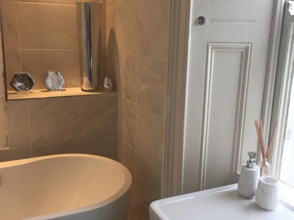 Blackrock B&B : photo 2 de la chambre chambre double avec salle de bains privative