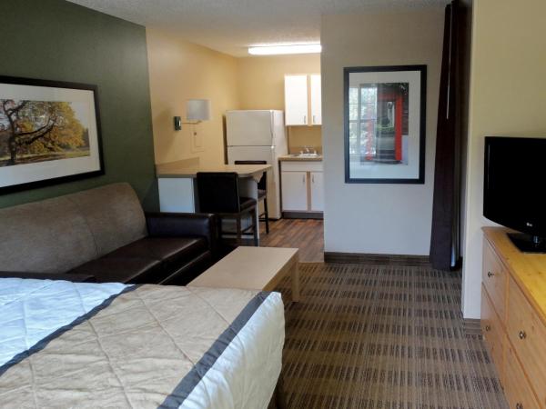Extended Stay America Select Suites - Atlanta - Cumberland Mall : photo 4 de la chambre studio de luxe avec 1 lit queen-size - non-fumeurs