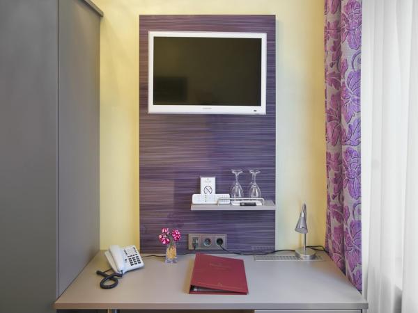 Hotel Alfa Zentrum : photo 9 de la chambre chambre double confort - vue sur cour ou sur rue