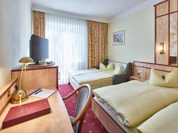 Hotel Alfa Zentrum : photo 2 de la chambre chambre familiale confort