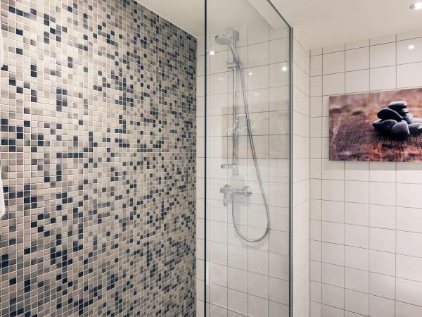 Mercure Hotel Amsterdam West : photo 3 de la chambre chambre lit king-size supérieure avec canapé - non-fumeurs