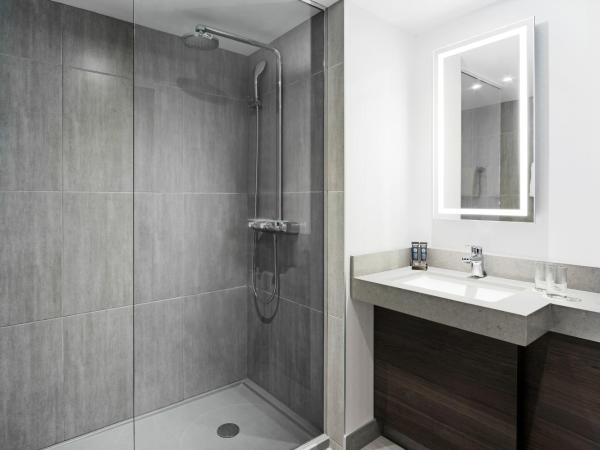 Novotel Montreal Center : photo 1 de la chambre chambre lit king-size supérieure