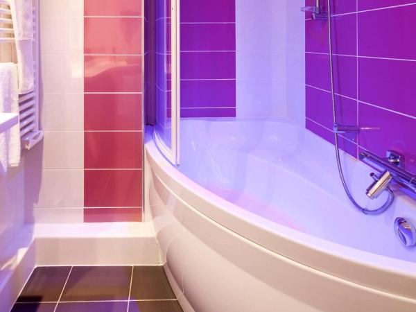 ibis Styles Blois Centre Gare : photo 5 de la chambre suite standard avec 1 lit double et 2 lits simples