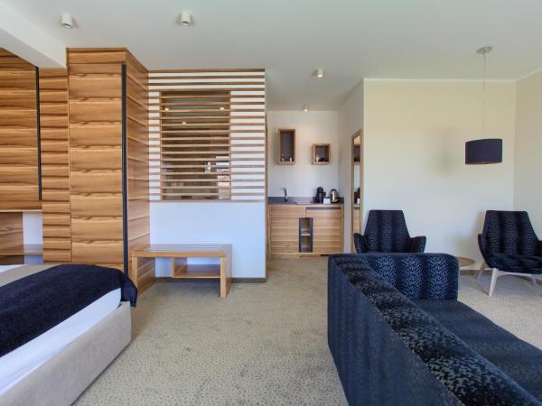 Hotel Villa Margaret : photo 5 de la chambre suite junior avec balcon - vue partielle sur mer