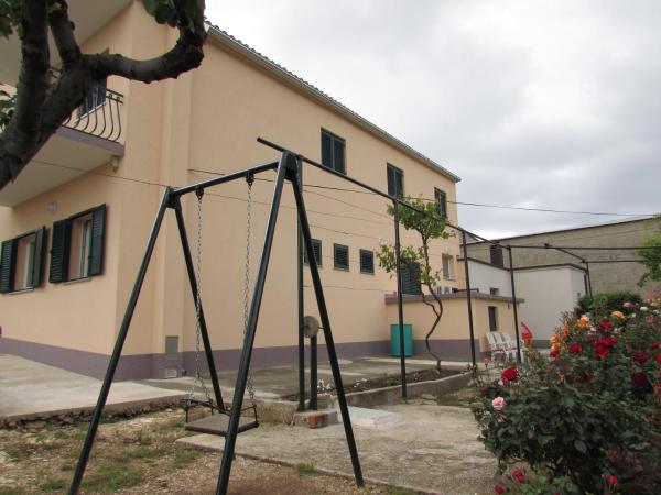 Room Bioci : photo 3 de la chambre chambre double avec lit d'appoint