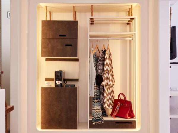 Absolute Mykonos Suites & More : photo 4 de la chambre suite véranda spacieuse 2 chambres