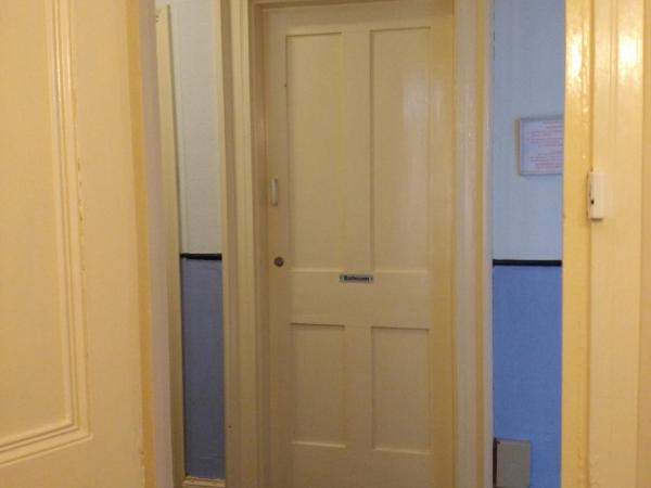 River Hotel : photo 3 de la chambre chambre simple basique avec salle de bains