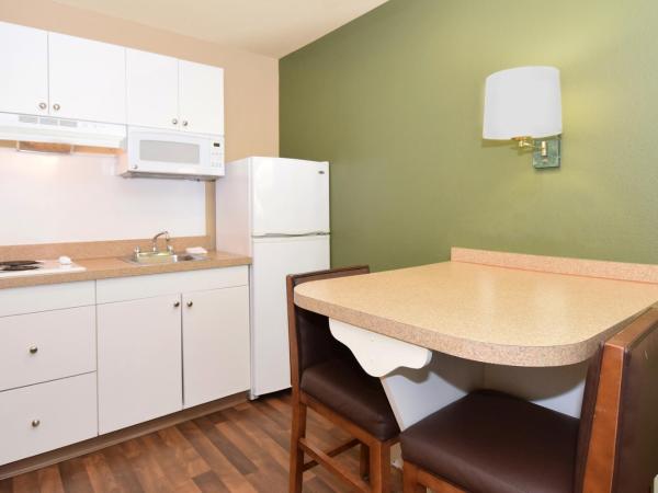Extended Stay America Suites - San Diego - Fashion Valley : photo 10 de la chambre studio lit king-size deluxe – non-fumeurs
