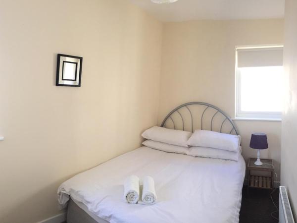 Pia House : photo 4 de la chambre chambre double avec salle de bains commune