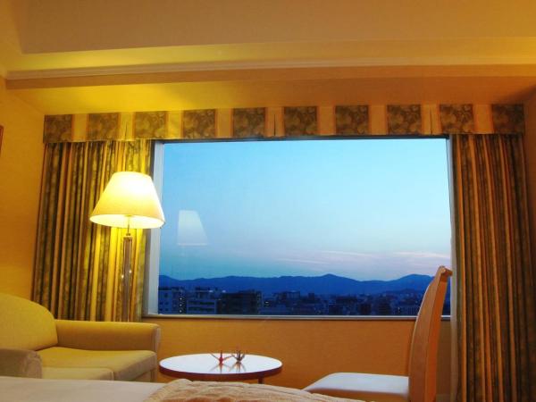 Hotel Okura Kyoto : photo 4 de la chambre chambre lit jumeaux supérieure - vue sur rivière - non-fumeurs