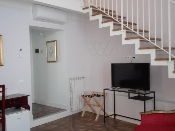 Demetra Rooms : photo 4 de la chambre chambre quadruple avec mezzanine