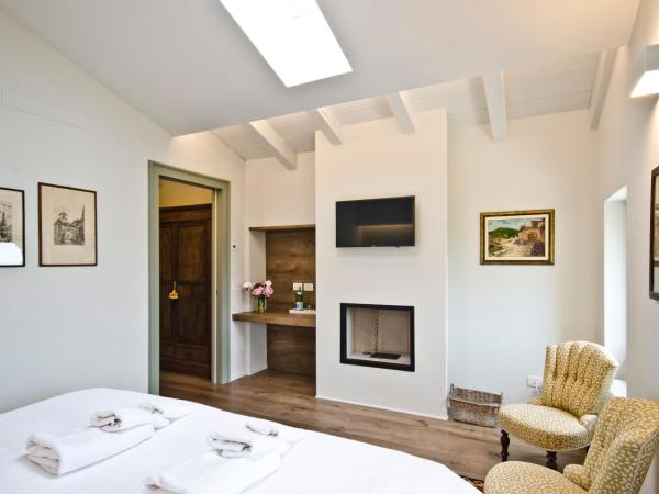 Relais Villa Ambrosetti : photo 2 de la chambre chambre double avec salle de bains privative