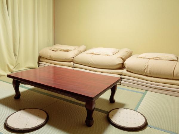 Kyoto Hana Hostel : photo 5 de la chambre chambre de style japonais avec salle de bains commune