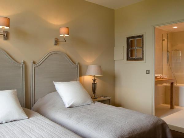 Château de Perreux, The Originals Collection : photo 3 de la chambre chambre double