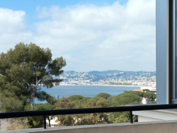 Le 1932 Hotel & Spa Cap d'Antibes - MGallery : photo 5 de la chambre chambre double supérieure avec balcon - vue sur mer