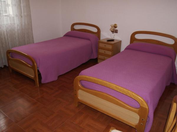 Pension Vista Alegre : photo 8 de la chambre chambre double ou lits jumeaux avec salle de bains commune
