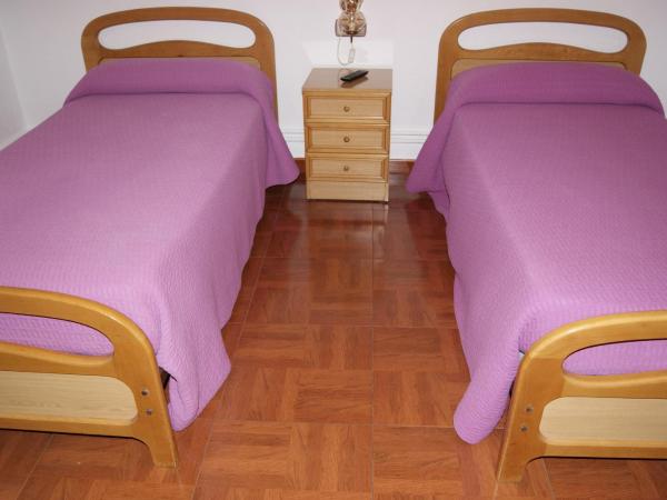 Pension Vista Alegre : photo 7 de la chambre chambre double ou lits jumeaux avec salle de bains commune