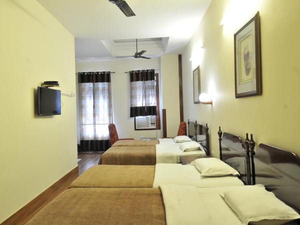 Hotel H R Palace : photo 3 de la chambre chambre familiale (4 adultes)