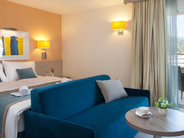 Guesthouse Aroma : photo 5 de la chambre chambre double deluxe - vue latérale sur mer