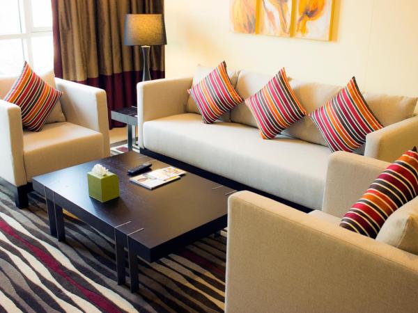 Ramada by Wyndham Downtown Dubai : photo 7 de la chambre chambre lit king-size - vue sur burj khalifa/fontaine - non-fumeurs