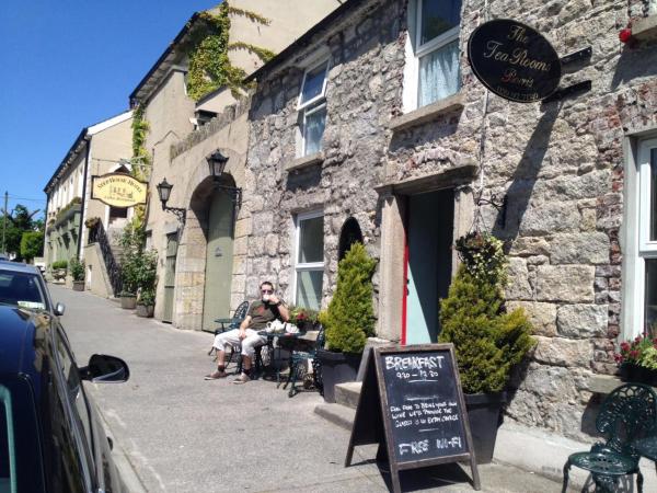 Acara House B&B : photo 2 de la chambre chambre double avec salle de bains privative