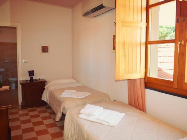Villa Maria Pia : photo 3 de la chambre chambre lits jumeaux standard