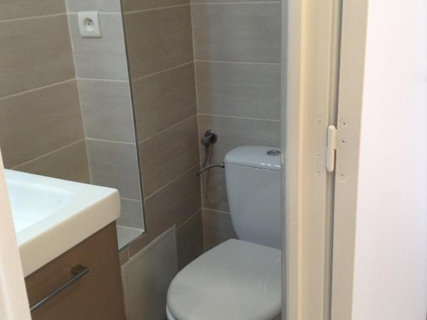 Htel Richard : photo 7 de la chambre chambre double avec salle de bains privative