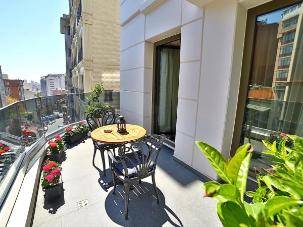 Adelmar Hotel Istanbul Sisli : photo 9 de la chambre chambre familiale avec balcon