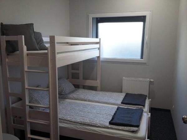 Hostel Sopot Centrum : photo 5 de la chambre chambre double avec lit d'appoint