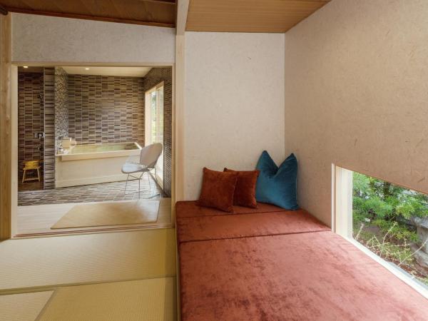 Kyoto Nanzenji Ryokan Yachiyo : photo 8 de la chambre studio deluxe avec vue sur jardin et bain en plein air