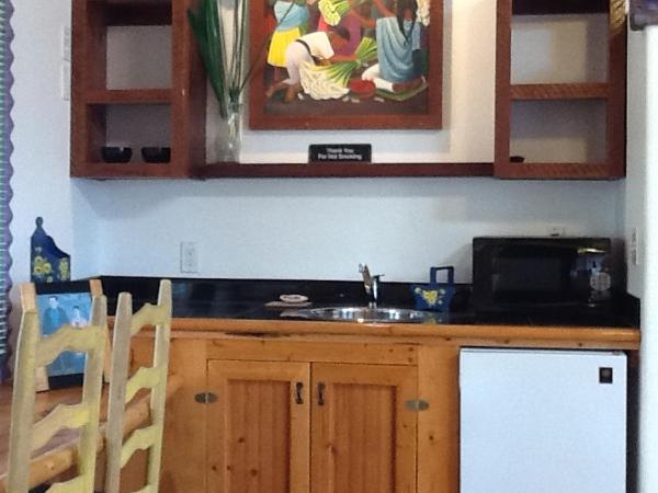 Les Artistes Inn : photo 1 de la chambre chambre lit king-size - vue sur mer