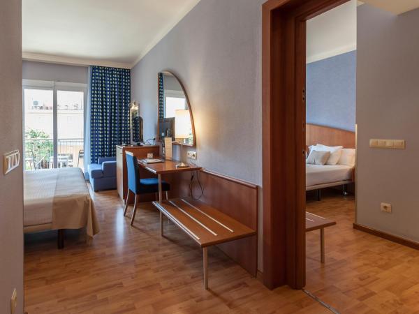 Hotel Delfín : photo 2 de la chambre chambre familiale