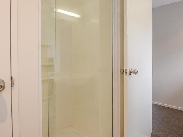 Racecourse Hotel and Motor Lodge : photo 1 de la chambre studio lit queen-size de luxe