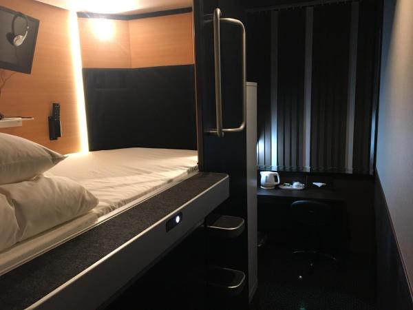 Sejour Inn Capsule : photo 3 de la chambre hébergement capsule lits jumeaux privé