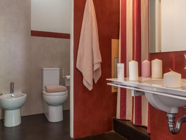 Un posto a Milano - guesthouse all'interno di una cascina del 700 : photo 5 de la chambre chambre triple avec salle de bains privative
