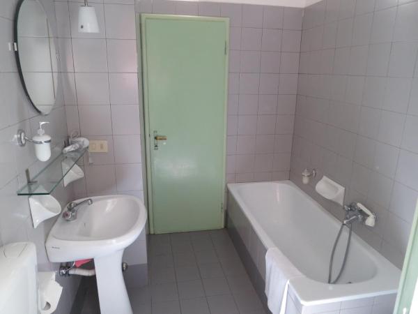 Casa Della Zia, Bologna by Short Holidays : photo 4 de la chambre chambre double ou lits jumeaux avec salle de bains privative externe