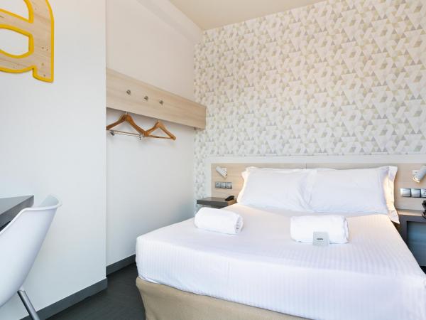 Hotel Acta Laumon : photo 1 de la chambre petite chambre double