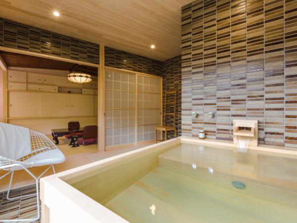 Kyoto Nanzenji Ryokan Yachiyo : photo 7 de la chambre studio deluxe avec vue sur jardin et bain en plein air