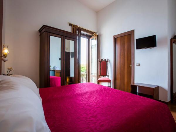 Palazzo Giunta - Porta Marina Ortigia : photo 7 de la chambre chambre double avec balcon - vue sur mer
