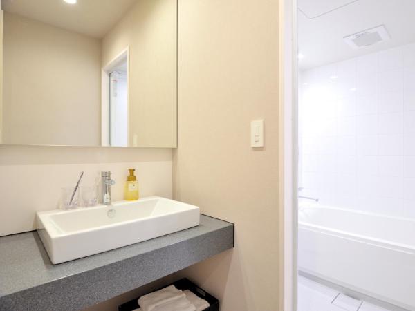 hotel androoms Osaka Hommachi : photo 6 de la chambre chambre lits jumeaux de luxe - non-fumeurs