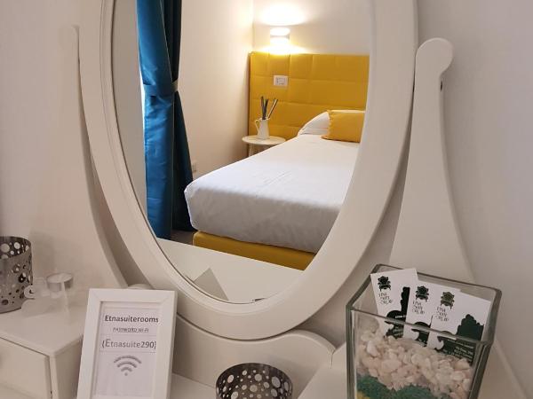 Etna Suite Group : photo 6 de la chambre chambre triple avec balcon