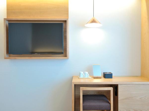 hotel androoms Osaka Hommachi : photo 2 de la chambre chambre lits jumeaux supérieure - non-fumeurs