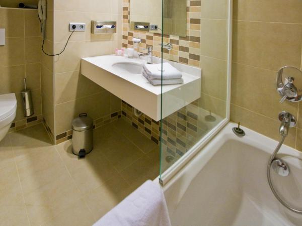 Fantasia Deluxe Hotel : photo 2 de la chambre chambre familiale (2 adultes et 2 enfants)